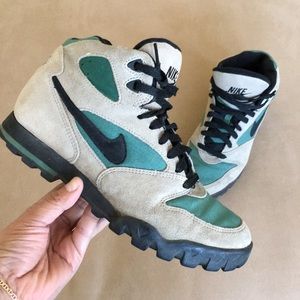 💥SALE💥 Nike Vintage Caldera hiking boot 🥾
